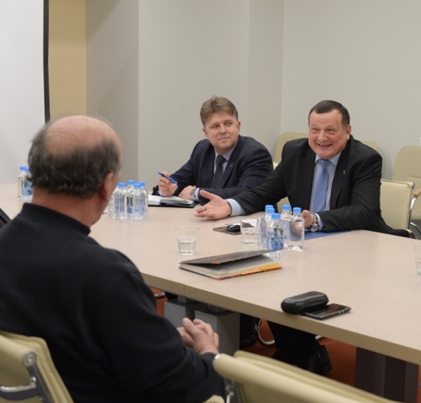 Alexey Valov, Head of Schelkovsky Municipal District, Visited the Research and Production Complex of Valenta Pharm